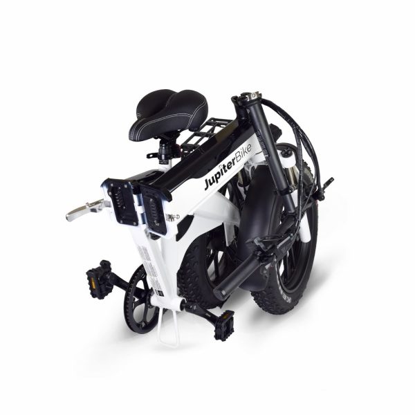 defiant-pro-folded-white defiant-pro-folded-white