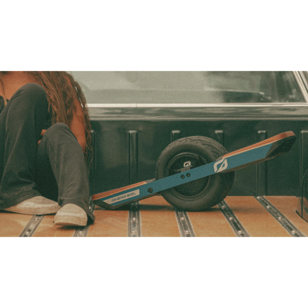 Onewheel XR Classic - Lifestyle Image 2 Onewheel XR Classic - Lifestyle Image 2