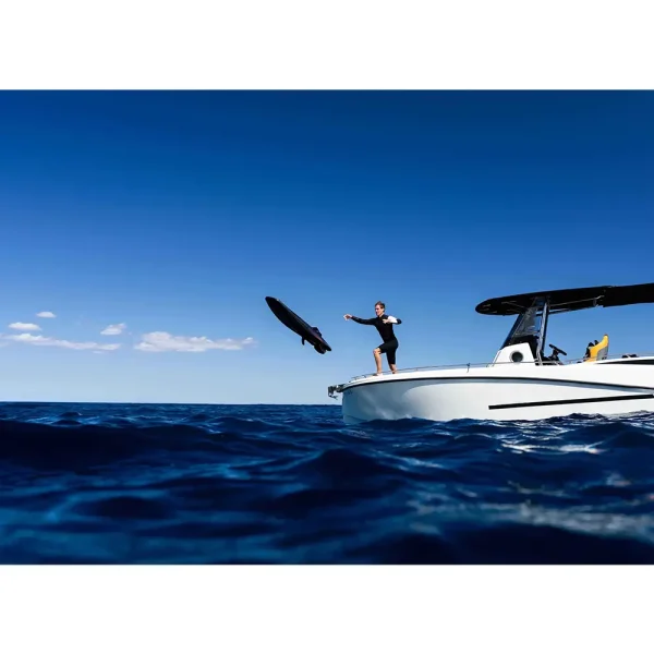 Ravik_ULTIMATE- Lifestyle 2 - Square Ravik_ULTIMATE- Lifestyle 2 - Square